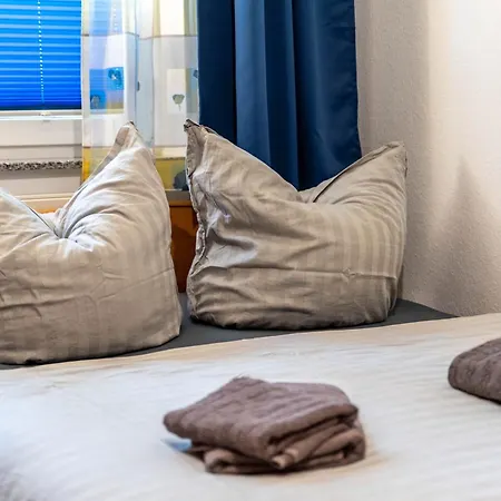 Haus Huegel - 3 아파트