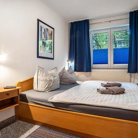 Haus Huegel - 3 아파트